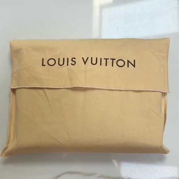 Louis Vuitton Large Monogram Agenda Ring Cover - Picture 14 of 16